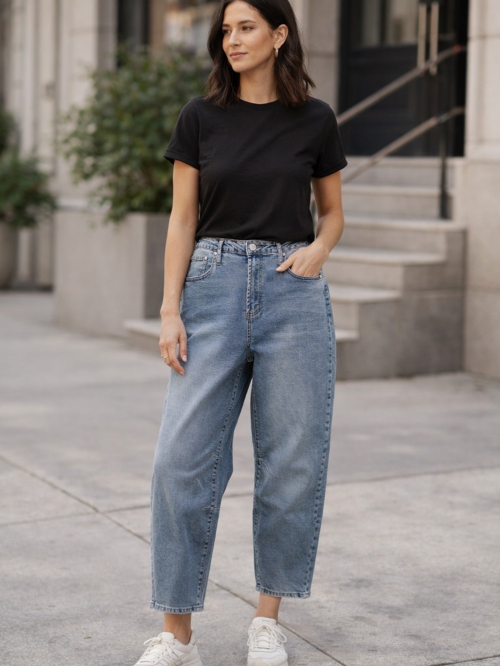 Cropped High-Rise Relaxed Barrel Jeans - Light Blue